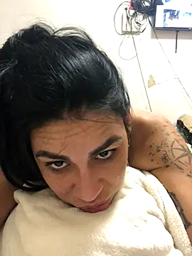 hotroommates's cam snapshot