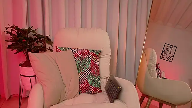 VictoriaNova_'s cam snapshot