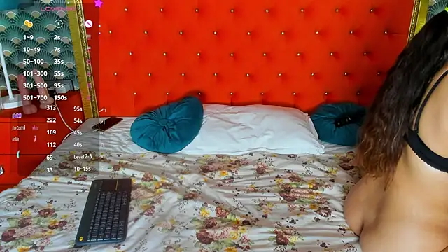 VallerieJones live sex cam