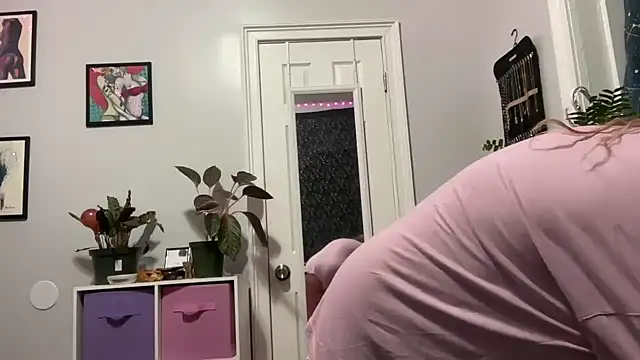 peachesrae's web cam