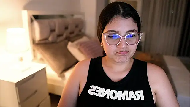 Camilaa_bueno's cam snapshot