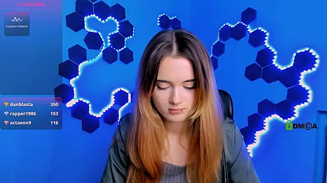 liana_kisses's cam snapshot