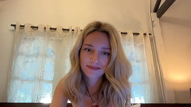 SirenaBelle live sex cam