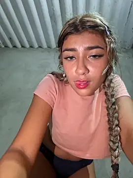 Sweed-virgin-pussy live sex cam