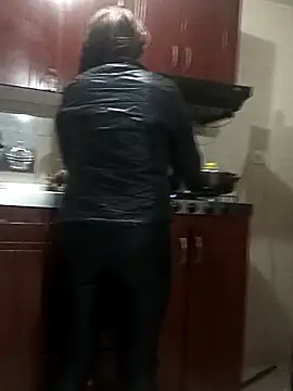 AmeliHoney live sex cam