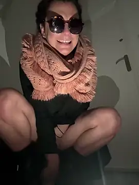 LoveSperm75 live sex cam