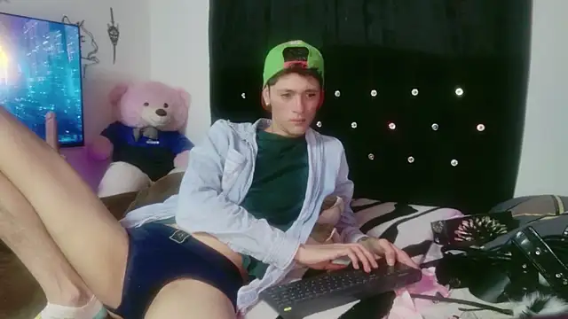 Tyler_cat live sex cam