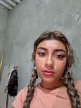 Sweed-virgin-pussy live sex cam