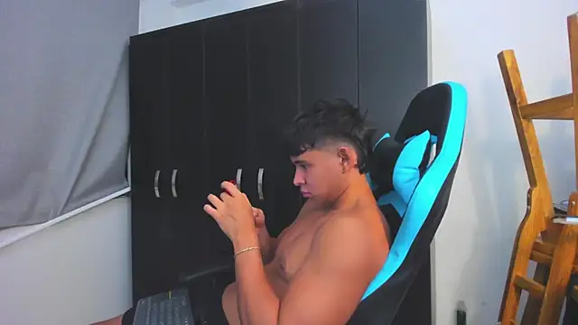 Bray_Kevin live sex cam