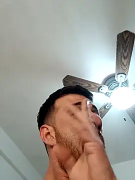 jhonyhot9292 live sex cam