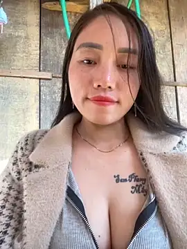 chipp-bong live sex cam