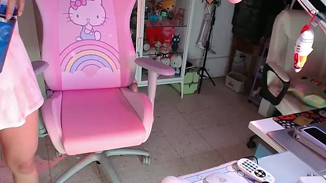 kaithra live sex cam