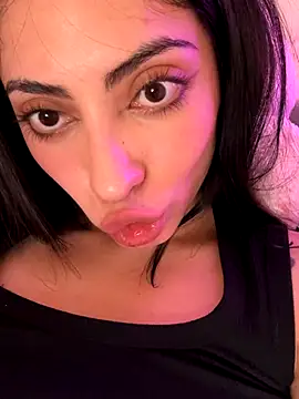 ZaraaFox live sex cam