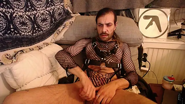 P4RtYBOII92 live sex cam