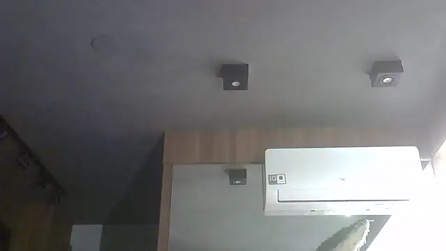 SkinnyKitten live sex cam