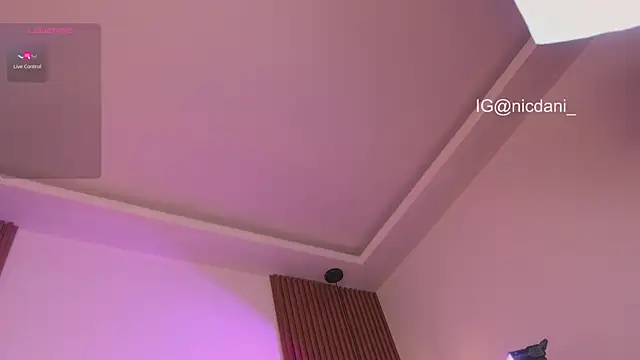 nicdani_1 live sex cam