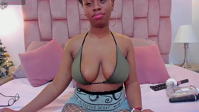 hazellanee's cam snapshot