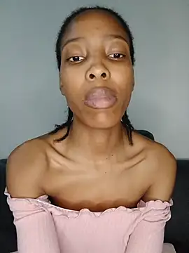 MsParisSmith's cam snapshot