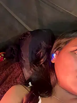 hello-cute's cam snapshot