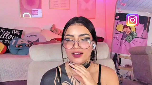 Hinataw33d01's cam snapshot