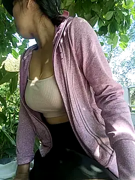 2HotAsain4u's cam snapshot