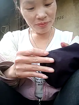 nangmo's cam snapshot