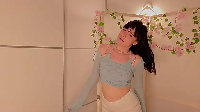 Honeey_Beee's cam snapshot