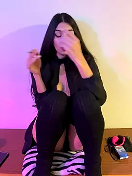 Felicia_smok3's cam snapshot