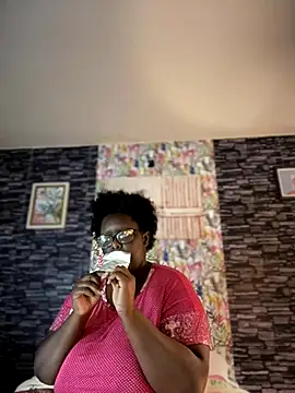 -Yagurlwest live sex cam