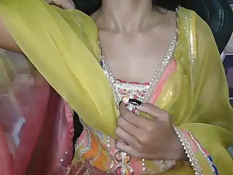 Simmi_Ji's cam snapshot