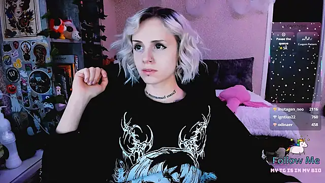 NaniMoore live sex cam