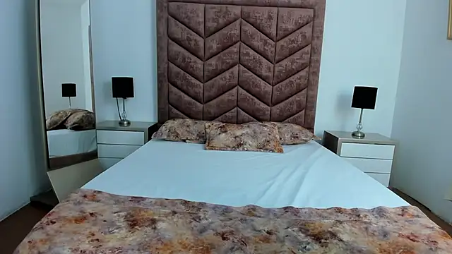 VanessaParis__ live sex cam