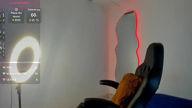 Naughtysofiaa live sex cam