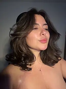 sukhakunis1 live sex cam