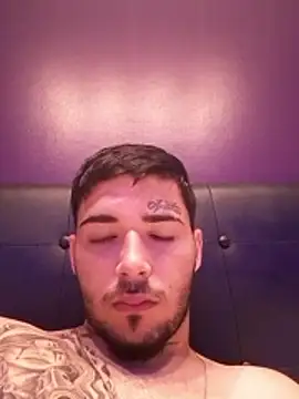 Bbzinha_18's cam snapshot