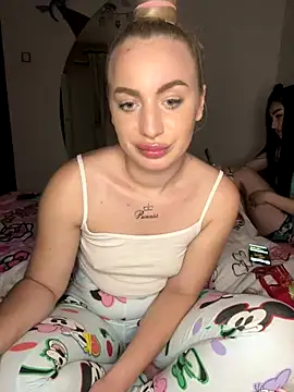 RuxyCatrina's cam snapshot