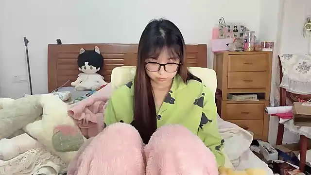 Akong11 live sex cam