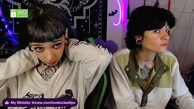 lovelockedlips live sex cam