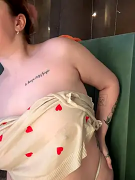 KellyMoors live sex cam