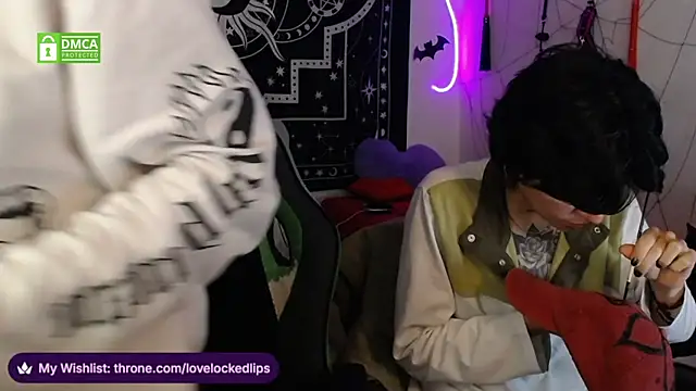 lovelockedlips live sex cam