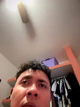 Parejasumisa27 live sex cam