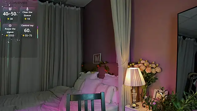 Nikki_Kai live sex cam