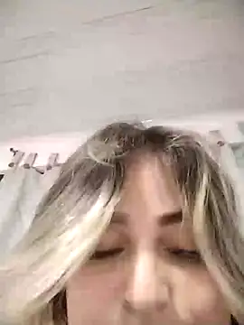 sexy_aurora_ourdoors's cam snapshot