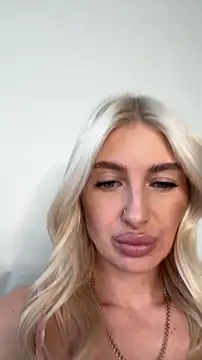 Mia_Roxie's cam snapshot