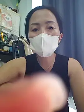 Baby-sexytits18's cam snapshot