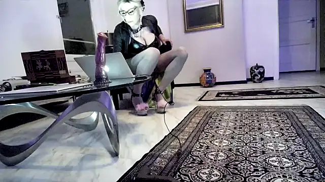 CharlotteVixxens live sex cam