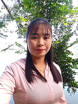 Squirrel-Pear's cam snapshot