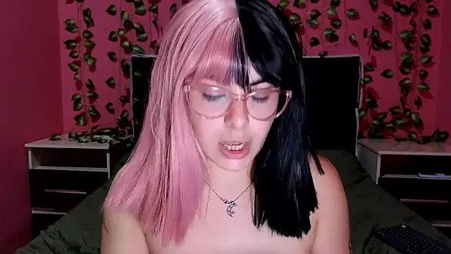 HollowLady_01's cam snapshot