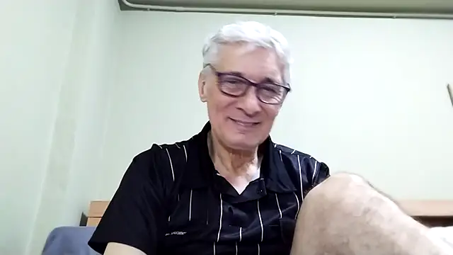 BIGUNCUTHARDCOCK live sex cam