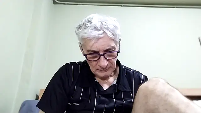 BIGUNCUTHARDCOCK live sex cam